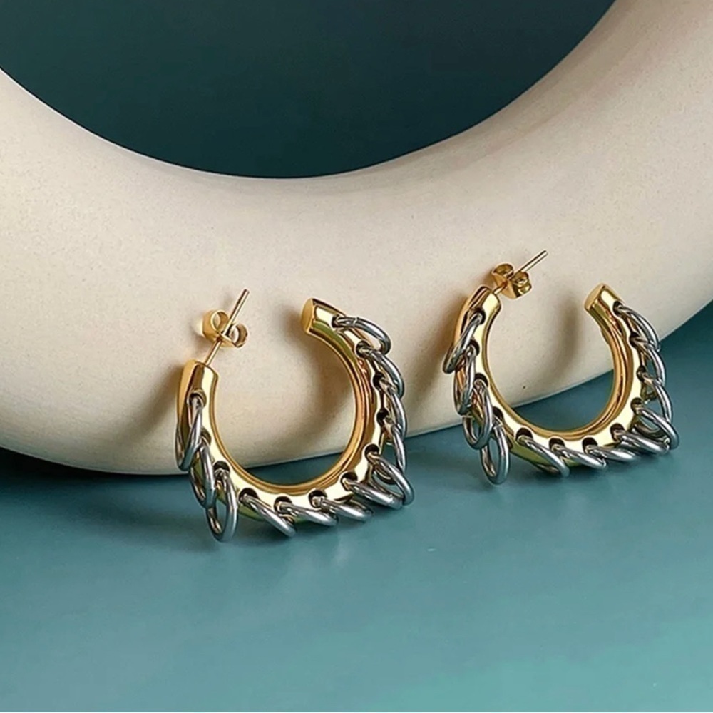 NEW‎ - Gold Hoop Earrings